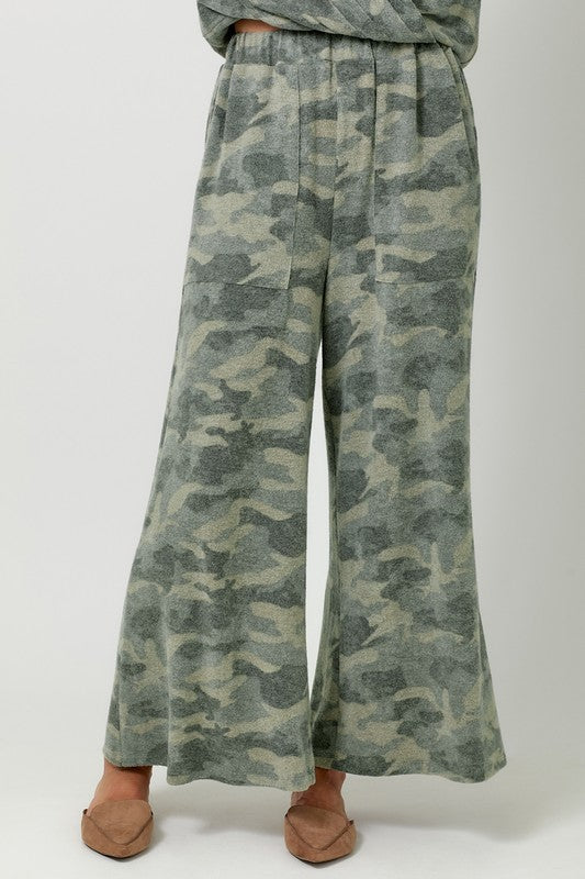 Ezra Camo Pant